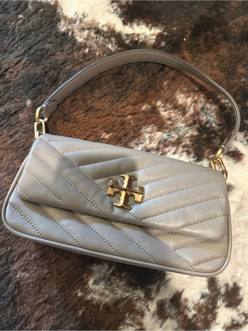 Tory Burch Quilted Chevron Shoulder Bag in Light Gray with Gold Hardware - Picture 2 of 8